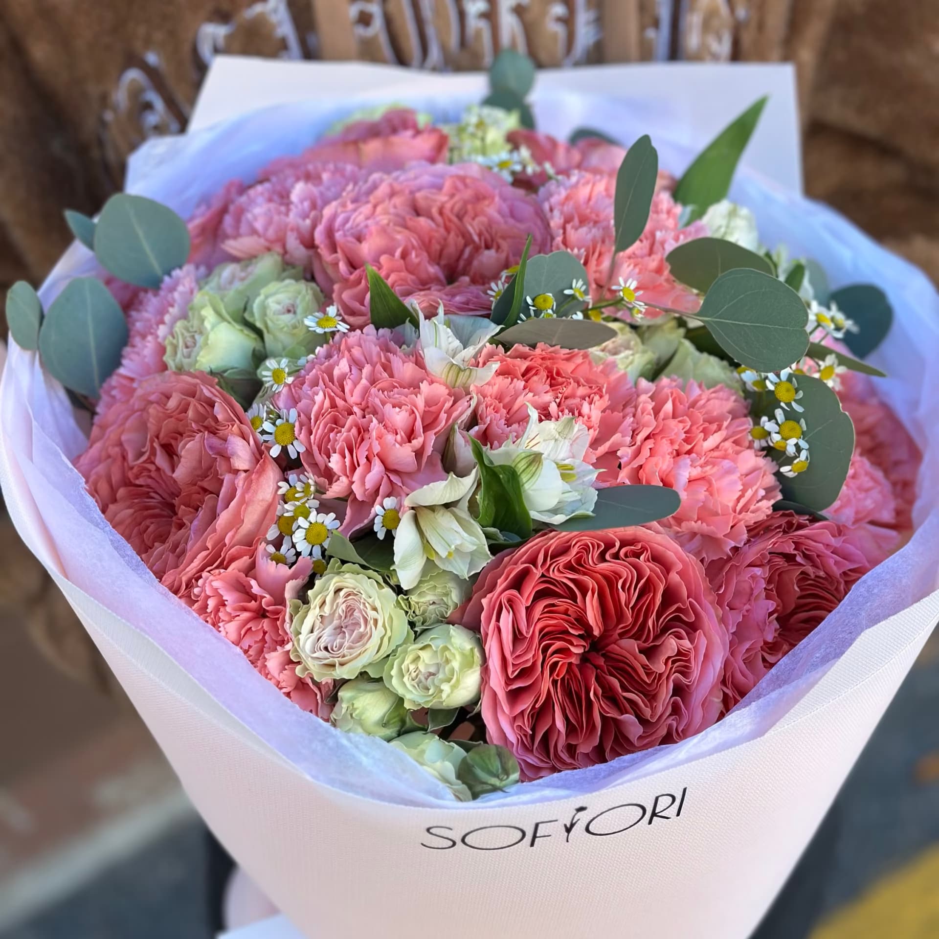 Pink Garden Roses with Chamomile